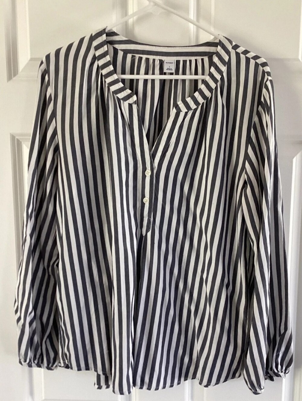 Old Navy Black & White Striped Button-Front Blouse